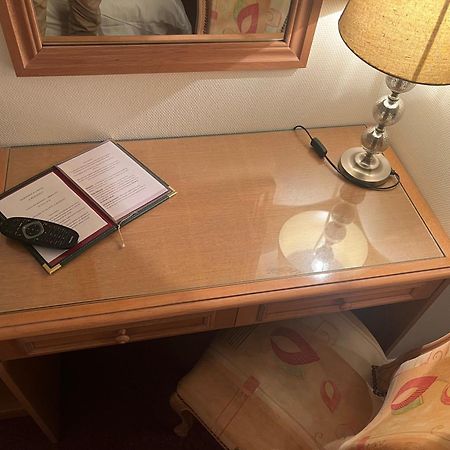 Hotel Le Roosevelt Givet Esterno foto